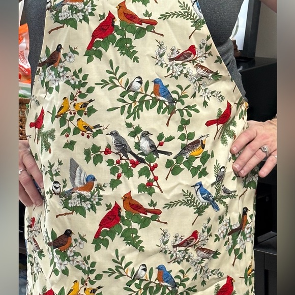 Apron - Picture 2 of 2